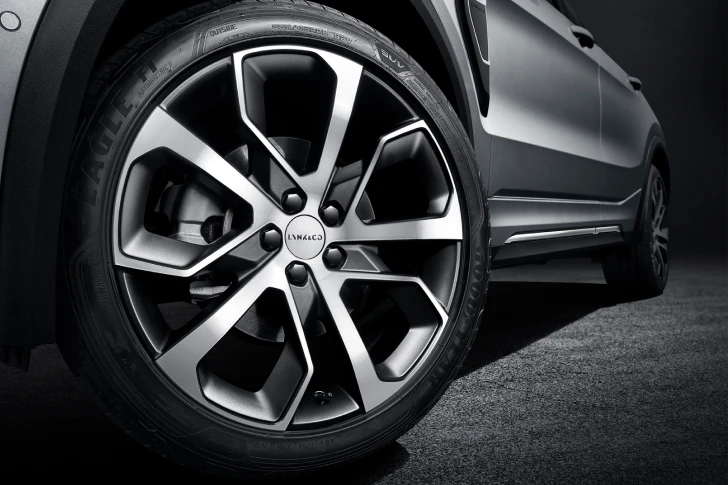 Silver Blade 20 inch Wheel Rim