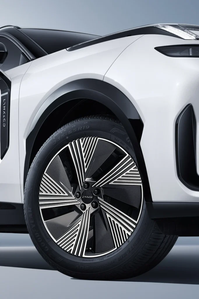 Pneumatic Dual lock Front Hood revised 2026